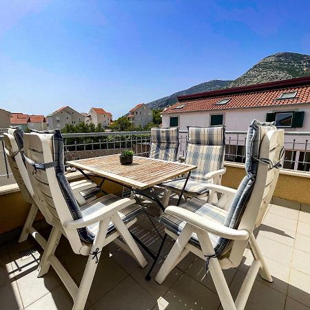 Perla Apartments Бол Экстерьер фото