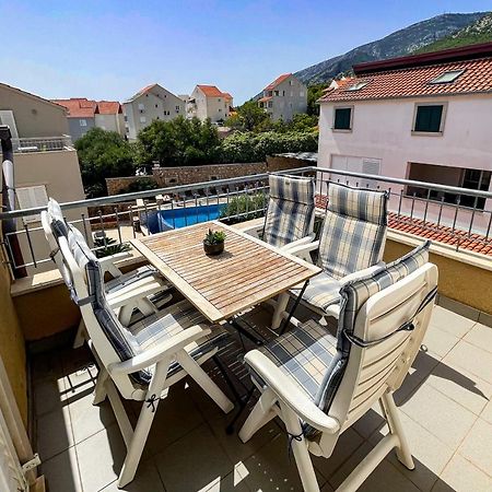 Perla Apartments Бол Экстерьер фото